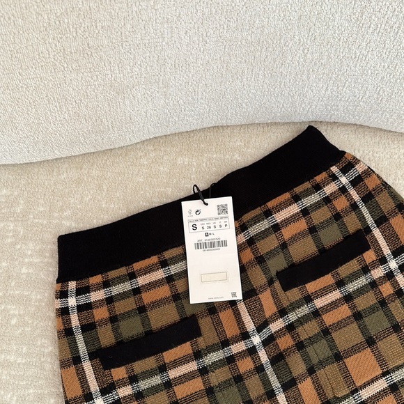 Zara skirt - Picture 2 of 2